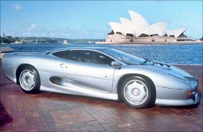 Jaguar XJ220.