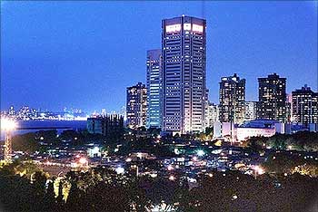 Mumbai office rentals rise.