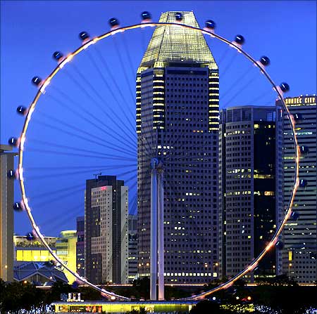 The Singapore Flyer observation wheel.