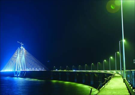 The Rajiv Gandhi Setu in Mumbai