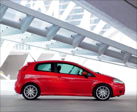Indian Grande Punto is expected to come with 1.2L and 1.4L FIRE (Fully Integrated Robotised Engine) gasoline engines and the proven 1.3-litre multijet diesel.