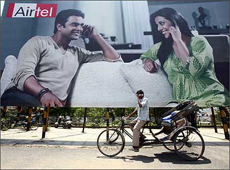 Madhavan and Vidya Balan feature in a Bharti Airtel ad.