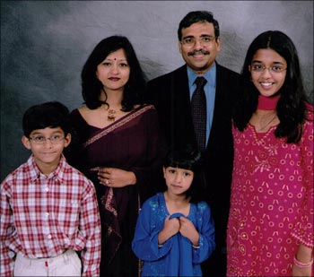 Dipak Jain with wife Sushant, and children (left to right) Kalaksh, Muskaan, and Dhwani.