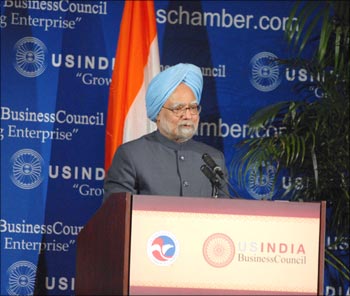 US Chamber and US-India Business Council join industry leaders in welcoming Prime Minister Singh at the USIBC event in Washington DC on November 23.