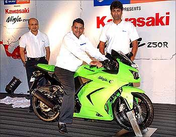 Bajaj launches Kawasaki Ninja at Rs 2.7 lakh Rediff