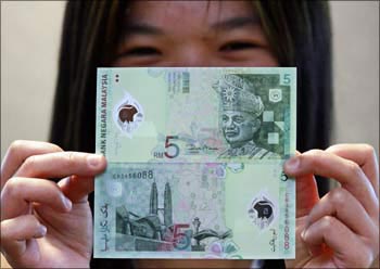 A Malaysian five ringgit polymer note.