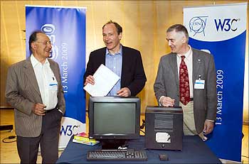 (L-R) Tim Berners's mentor Ben Segal, Tim Berners-Lee and web pioneer Robert Caillau.