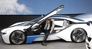 Chief Executive of BMW Norbert Reithofer leaves the Vision Efficient Dynamics concept.