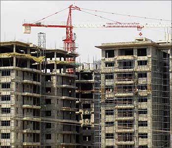 Housing market booms: DLF sells 1,250 flats in 2 hours