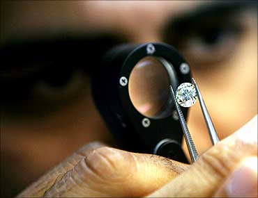A diamond cutter in Surat.