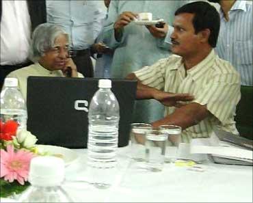 Muruganantham with former Presisent A P J Abdul Kalam.