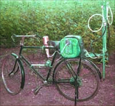 Sprayer on a cycle.