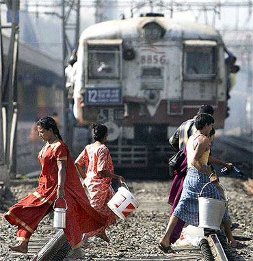 Mamata's grand plans for Railways only on paper?