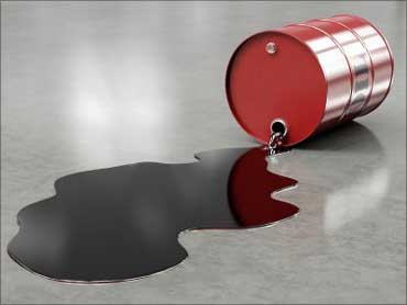 Crude oil may test $100/bbl level by 2011