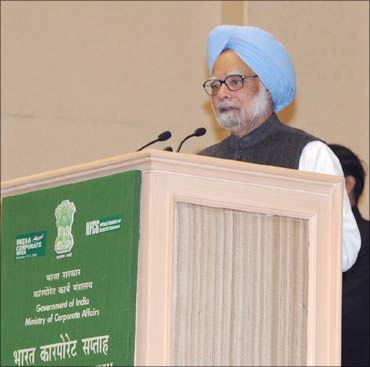 Prime Minister Manmohan Singh delivering the inaugural address at the second India Corporate Week.