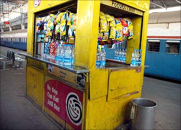A snacks bar in a station.