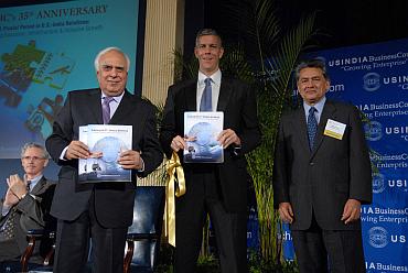 HRD Minister Kapil Sibal (Left) with US Secy of State for education, Aren Duncan and Rajat Gupta