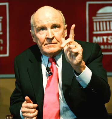 Retired CEO and Chairman of General Electric Jack Welch speaks to students at the Sloan School of Management at the Massachusetts Institute of Technology in Cambridge, Massachusetts, April 12, 2005.
