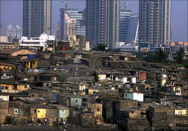 Slum development? UPA to try 'de Soto model'