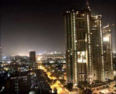 Housing prices in Mumbai aim for the sky, again