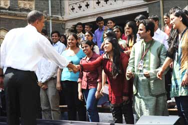 Obama interacting with the students, during his visit, at St. Xavier College.