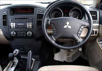 Steering wheel of Mitsubishi Montero.