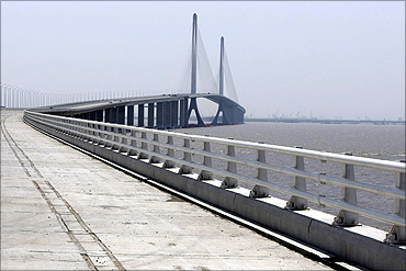 The Shanghai Yangtze River Bridge.