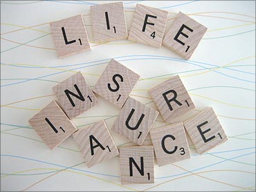Term insurance vs endowment plan:  Which benefits you more?