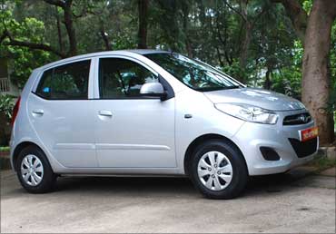 A sideview if Hyundai i10.