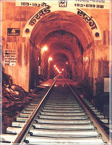 Karbude tunnel.