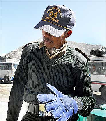 ClimaWare-gloves for military.
