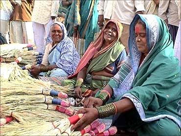 Mann Deshi Bank helps rural women.