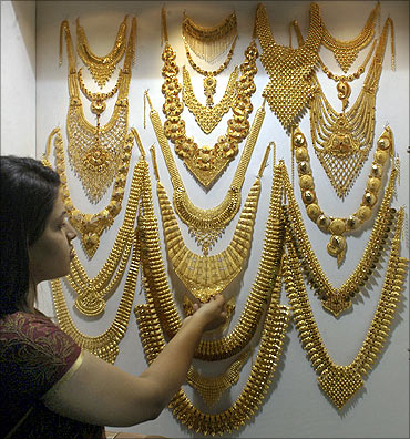 'Jewellery tops online product sales'