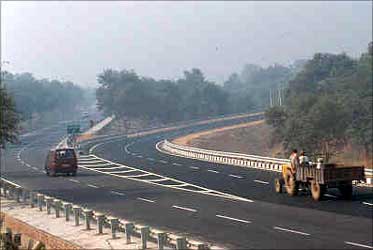 Yamuna Expressway: Land prices up 50 times!