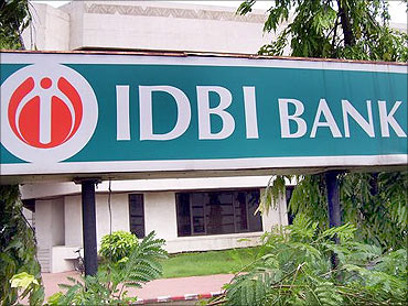 IDBI Bank logo.