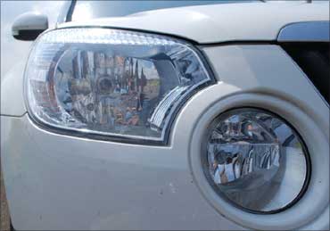 The front head lamps.