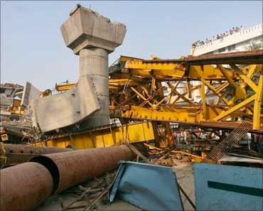 Pillars of Delhi Metro collapses.