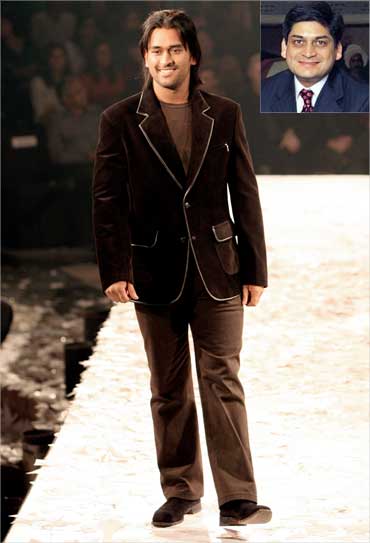 Dhoni presents a creation by Indian designers Rohit Gandhi and Rahul Khanna in 2006. Inset: Prashant Ruia.