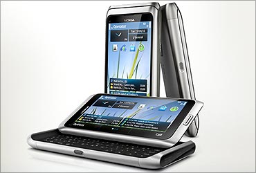 Nokia E7.