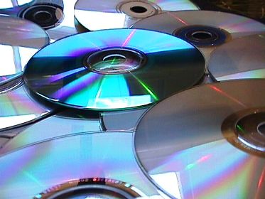 Users dump CDs, move to digital music