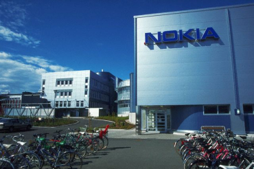 Nokia's Windows phone Lumia shines