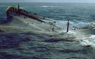 Oil tanker Amoco Cadiz ran aground after its rudder was damaged.