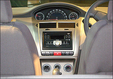 Tata Indica Vista front AC controls.