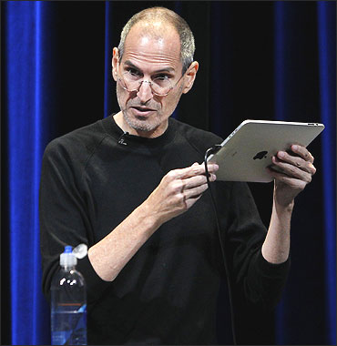 Steve Jobs uses an iPad to run Apple TV at Apple's music-themed September event in San Francisco.