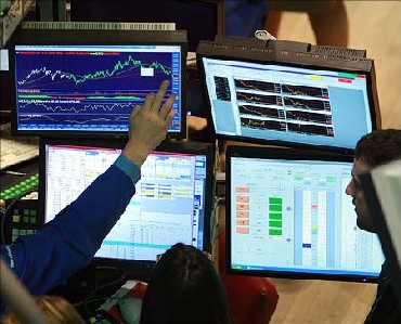 In Nov, FIIs sold Indian stocks worth Rs 3,200 crore