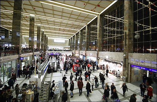 A view of the entrance hall of the newly rebuilt western railway station Westbahnhof during its opening in Vienna.