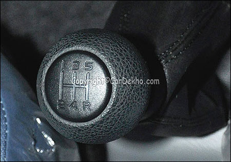 Hyundai EON gear shifter.