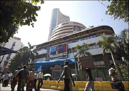 FIIs buy Sensex shares worth over $4-bn in July-Sep
