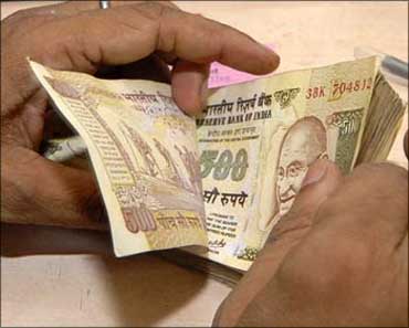 Rupee fall: How it has changed currency traders' lives