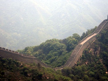 China's wealthy building 'great walls' for safety
